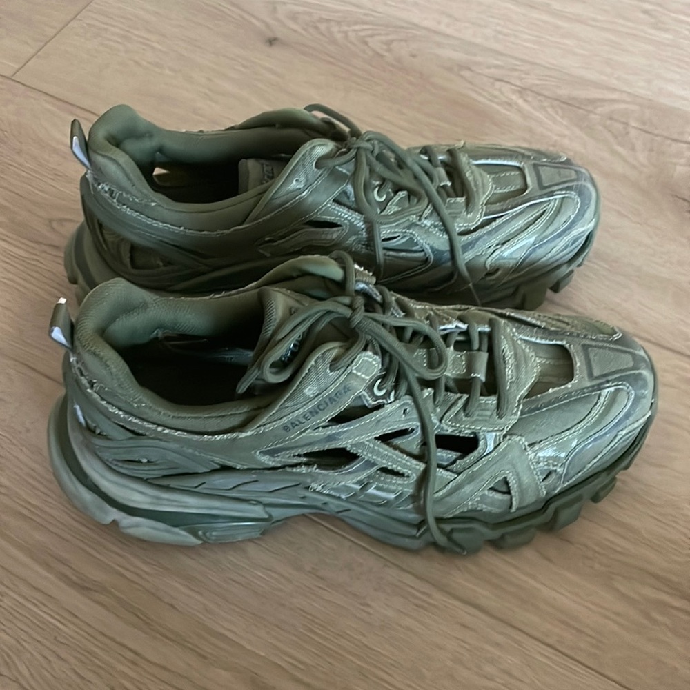 NWT Balenciaga Track 2 sneakers khaki